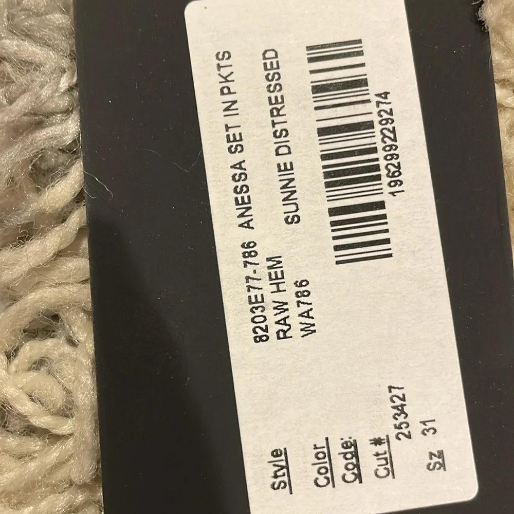 Paige sunnie distressed jeans - Picture 8 of 10